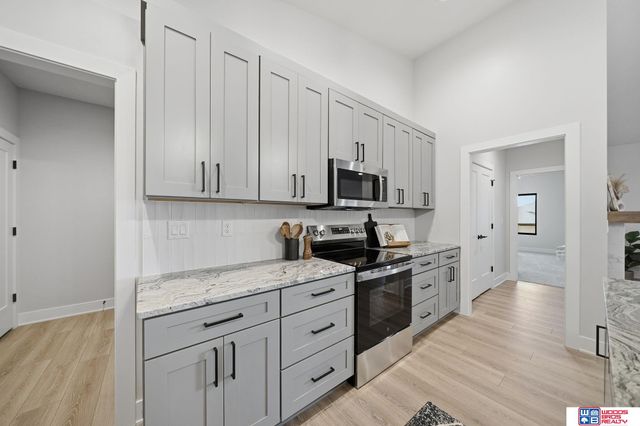 9132 Lucena Drive, Lincoln, NE 68520