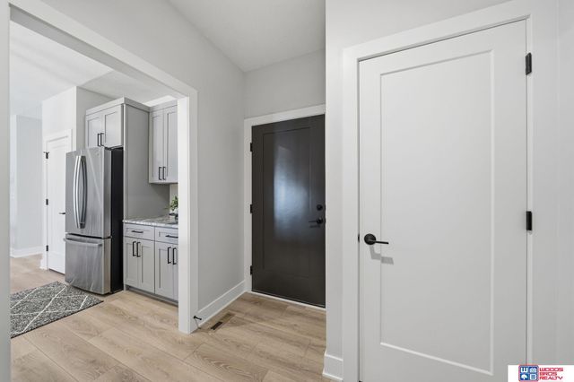 9132 Lucena Drive, Lincoln, NE 68520