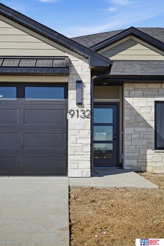 9132 Lucena Drive, Lincoln, NE 68520