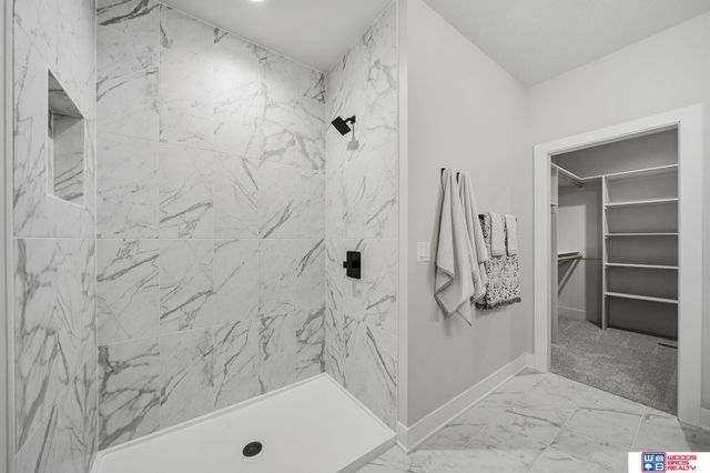 9132 Lucena Drive, Lincoln, NE 68520