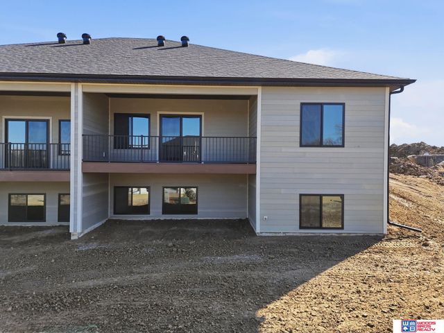 9132 Lucena Drive, Lincoln, NE 68520