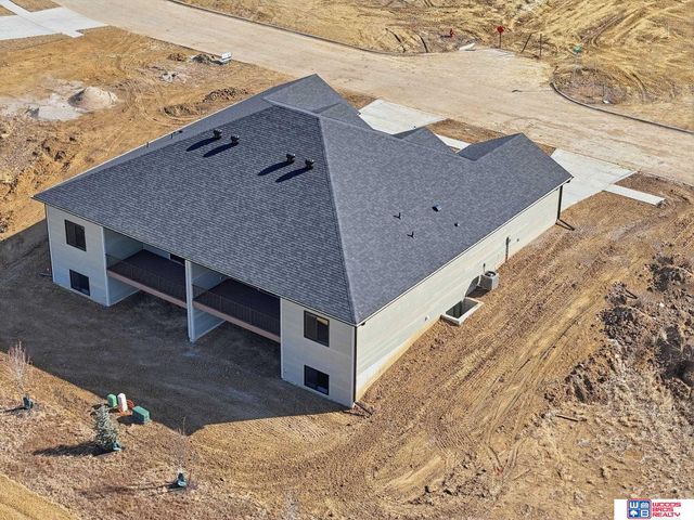 9132 Lucena Drive, Lincoln, NE 68520