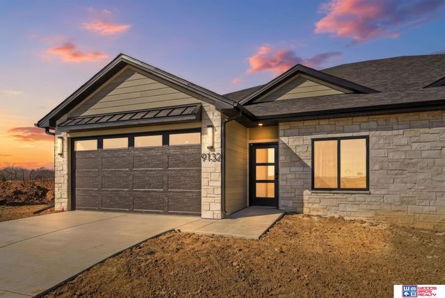 9132 Lucena Drive, Lincoln, NE 68520
