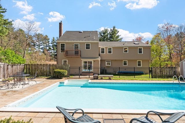 7 Long Meadow Road, Westford, MA 01886