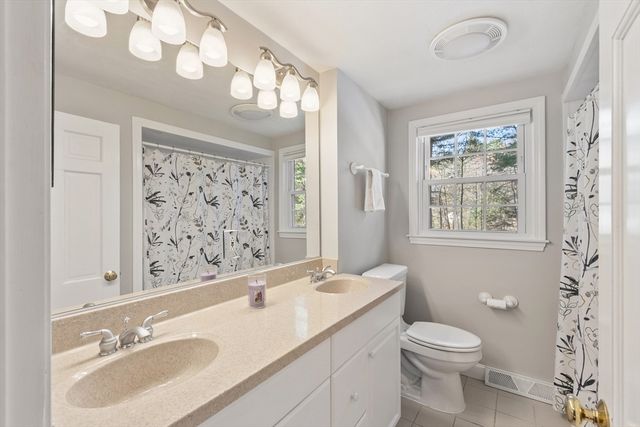 7 Long Meadow Road, Westford, MA 01886
