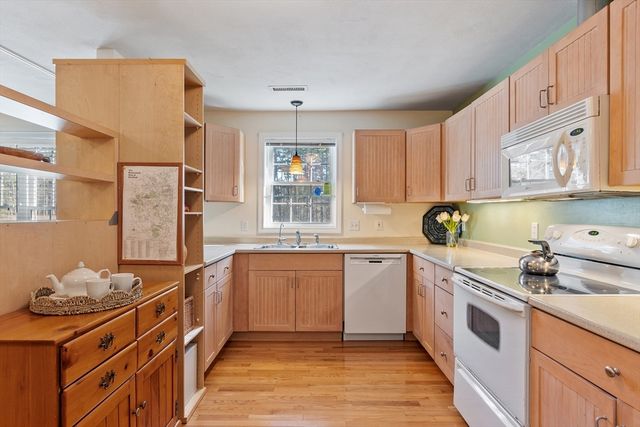 7 Long Meadow Road, Westford, MA 01886