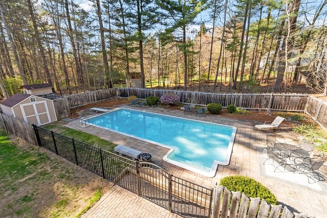 7 Long Meadow Road, Westford, MA 01886