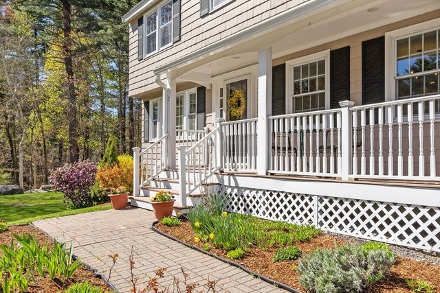 7 Long Meadow Road, Westford, MA 01886