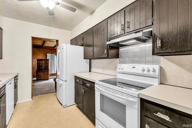 55769 Mayflower Road, South Bend, IN 46619