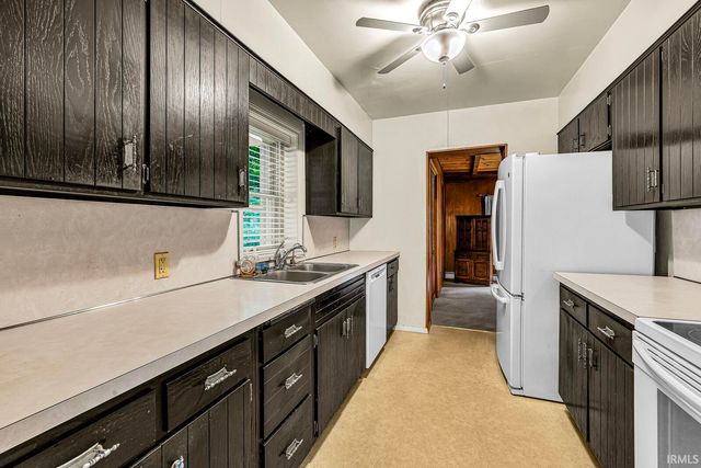 55769 Mayflower Road, South Bend, IN 46619