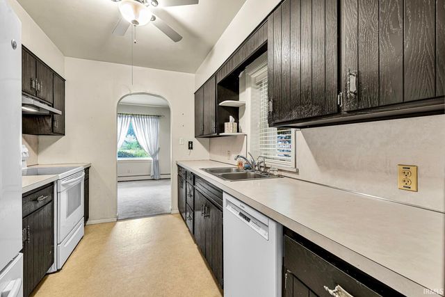 55769 Mayflower Road, South Bend, IN 46619