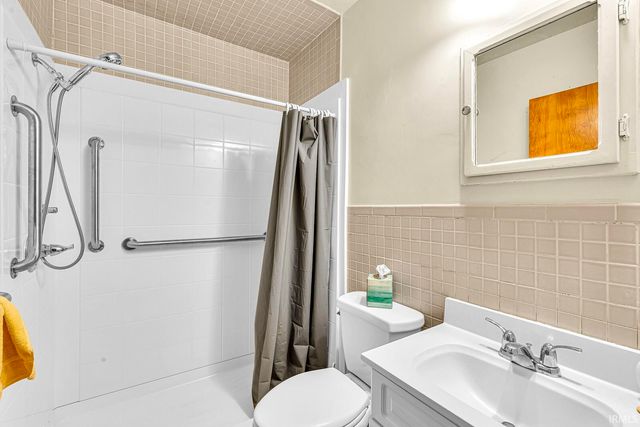 55769 Mayflower Road, South Bend, IN 46619