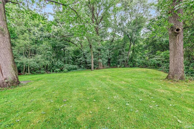 55769 Mayflower Road, South Bend, IN 46619