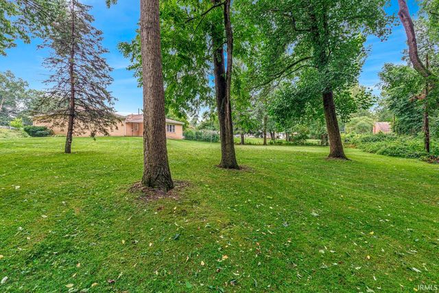 55769 Mayflower Road, South Bend, IN 46619