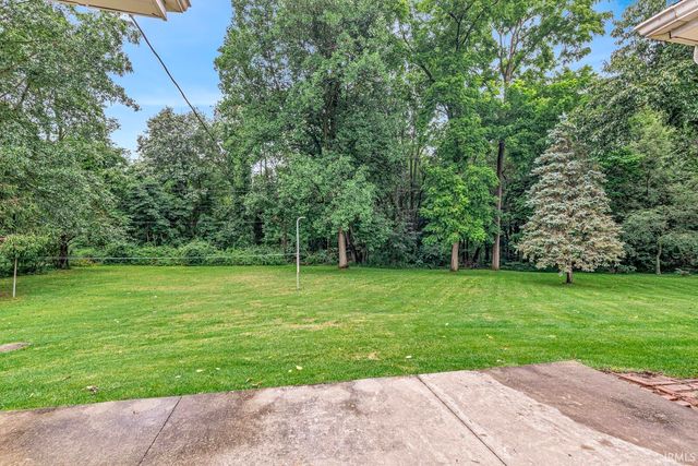 55769 Mayflower Road, South Bend, IN 46619
