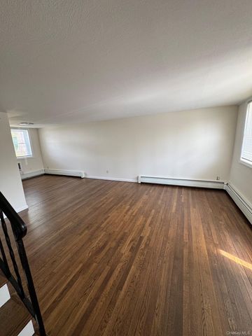 1 Gilbert Avenue 5, Smithtown, NY 11787