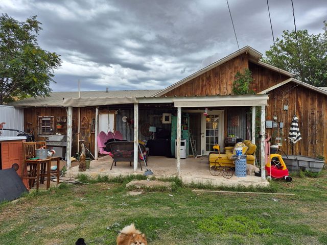 735 S 12th Street, Slaton, TX 79364