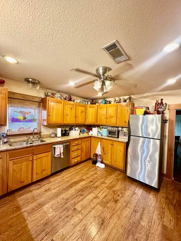 735 S 12th Street, Slaton, TX 79364