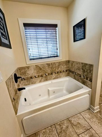 W3828 Cypress DRIVE, Lake Geneva, WI 53147