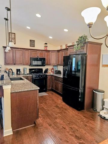 W3828 Cypress DRIVE, Lake Geneva, WI 53147