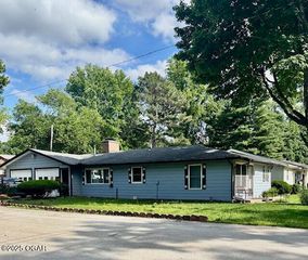1300 S Baker Boulevard, Carthage, MO 64836