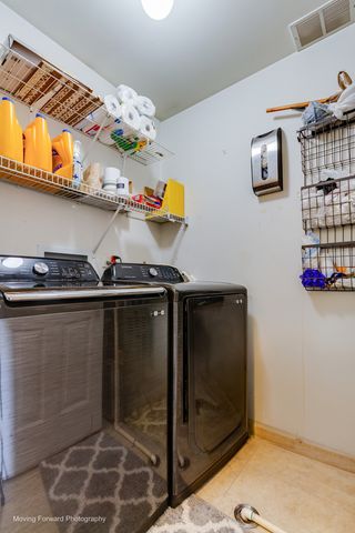 16 W Fern Court 204, Palatine, IL 60067