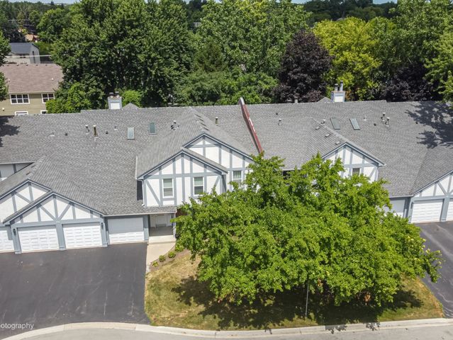 16 W Fern Court 204, Palatine, IL 60067