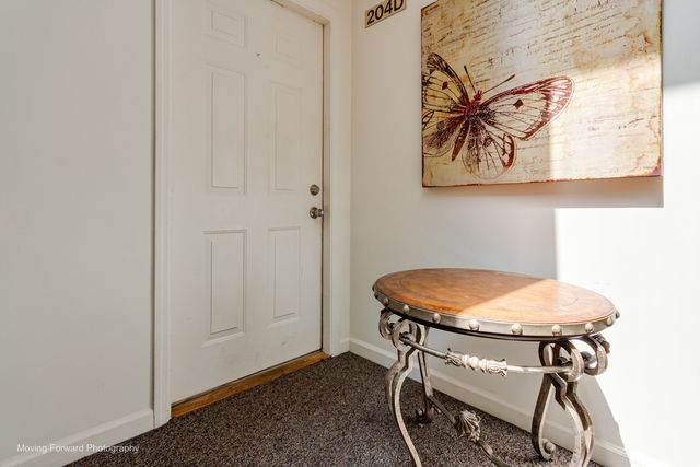 16 W Fern Court 204, Palatine, IL 60067