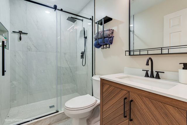16 W Fern Court 204, Palatine, IL 60067