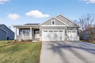 729 Norwich Drive, St Charles, MO 63301