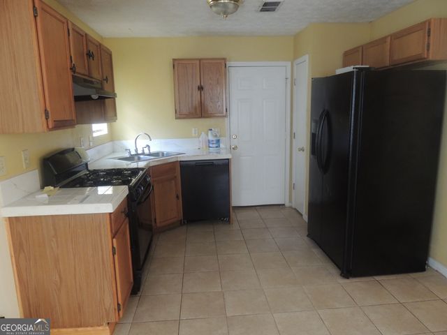 5866 Crescent Ridge Court, Lithonia, GA 30058