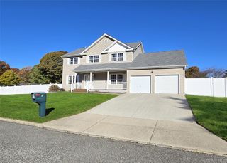 5 North Street, Coram, NY 11727