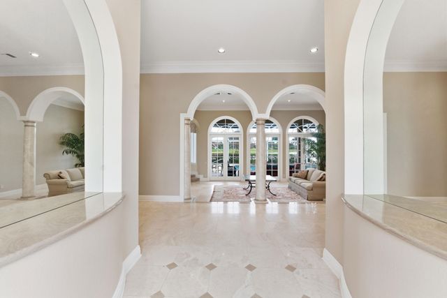 10832 Egret Pointe Lane, West Palm Beach, FL 33412