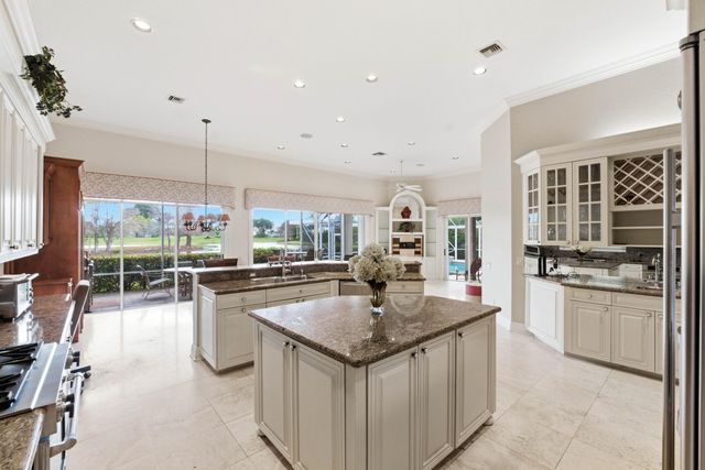 10832 Egret Pointe Lane, West Palm Beach, FL 33412