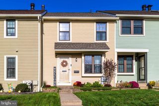 307 LIVINGSTON CT, North Wales, PA 19454