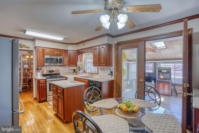 860 WILSON DR, Dover, DE 19904