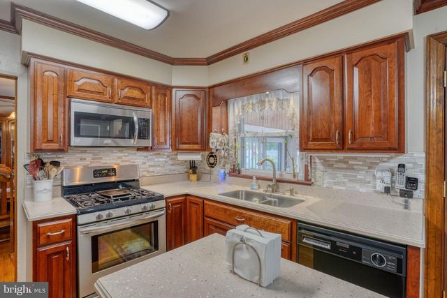 860 WILSON DR, Dover, DE 19904
