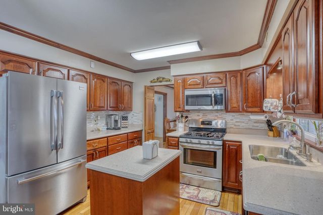 860 WILSON DR, Dover, DE 19904