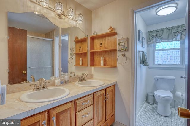 860 WILSON DR, Dover, DE 19904