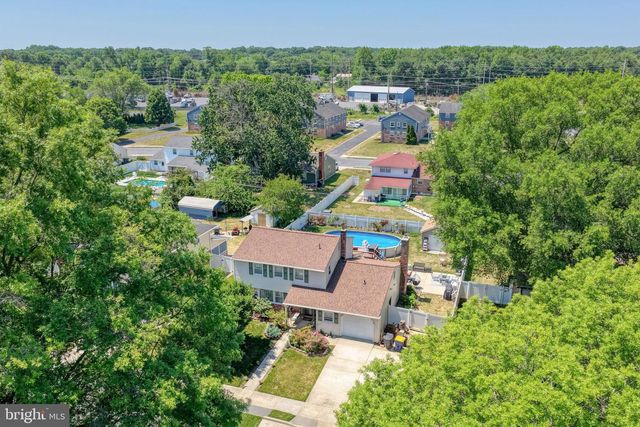 860 WILSON DR, Dover, DE 19904