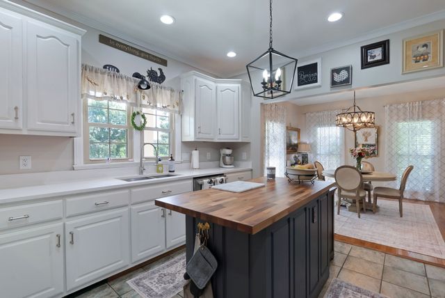 1204 Bobs Ln, Mount Pleasant, TN 38474