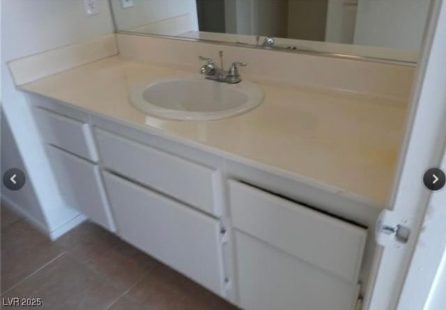 4865 South Torrey Pines Drive 106, Las Vegas, NV 89103