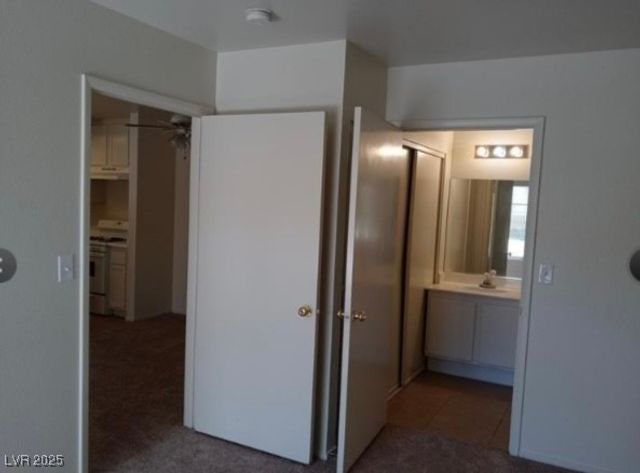 4865 South Torrey Pines Drive 106, Las Vegas, NV 89103