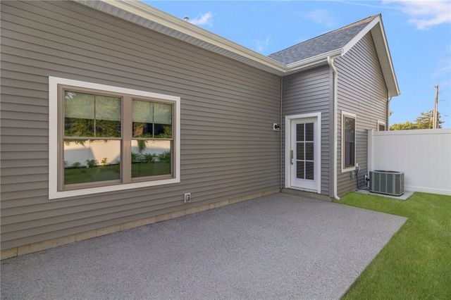 81 West Valley Circle, West Warwick, RI 02893