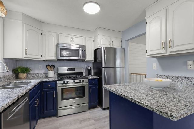 12 Christopher Rd, Holliston, MA 01746