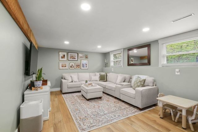 12 Christopher Rd, Holliston, MA 01746
