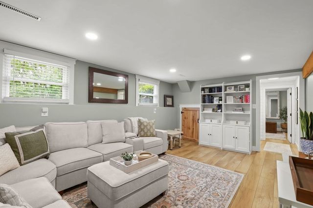 12 Christopher Rd, Holliston, MA 01746