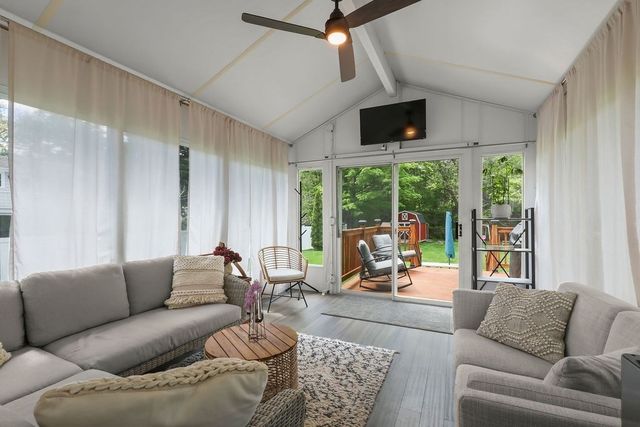 12 Christopher Rd, Holliston, MA 01746