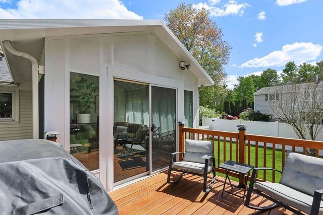 12 Christopher Rd, Holliston, MA 01746