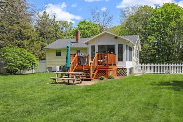 12 Christopher Rd, Holliston, MA 01746